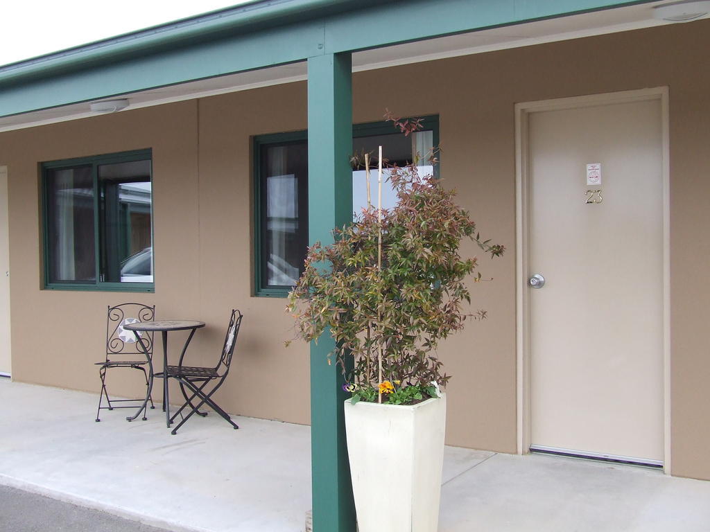 The Bakehouse Motel Goulburn Bagian luar foto