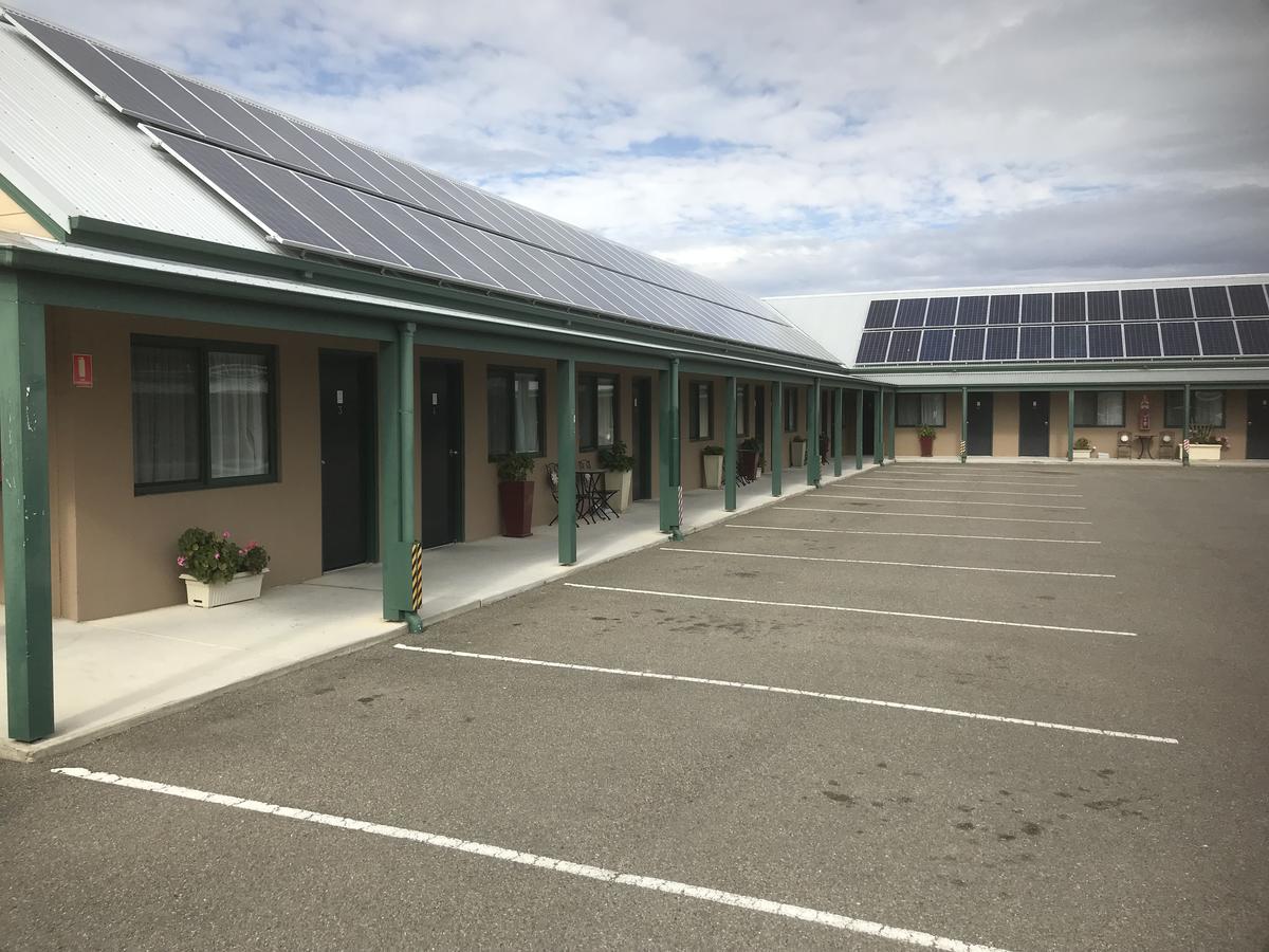The Bakehouse Motel Goulburn Bagian luar foto